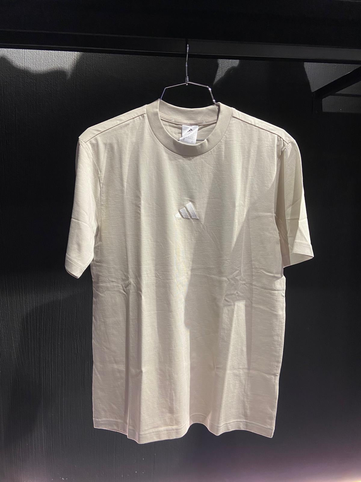 Shirt Adidas con Logo Ricamato