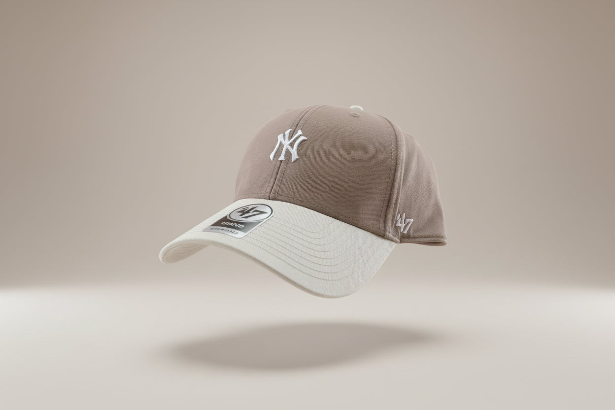 Cappello 47’ con Logo piccolo.