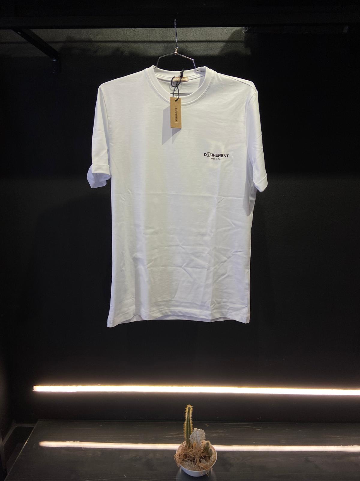Shirt Different con Logo in rilievo