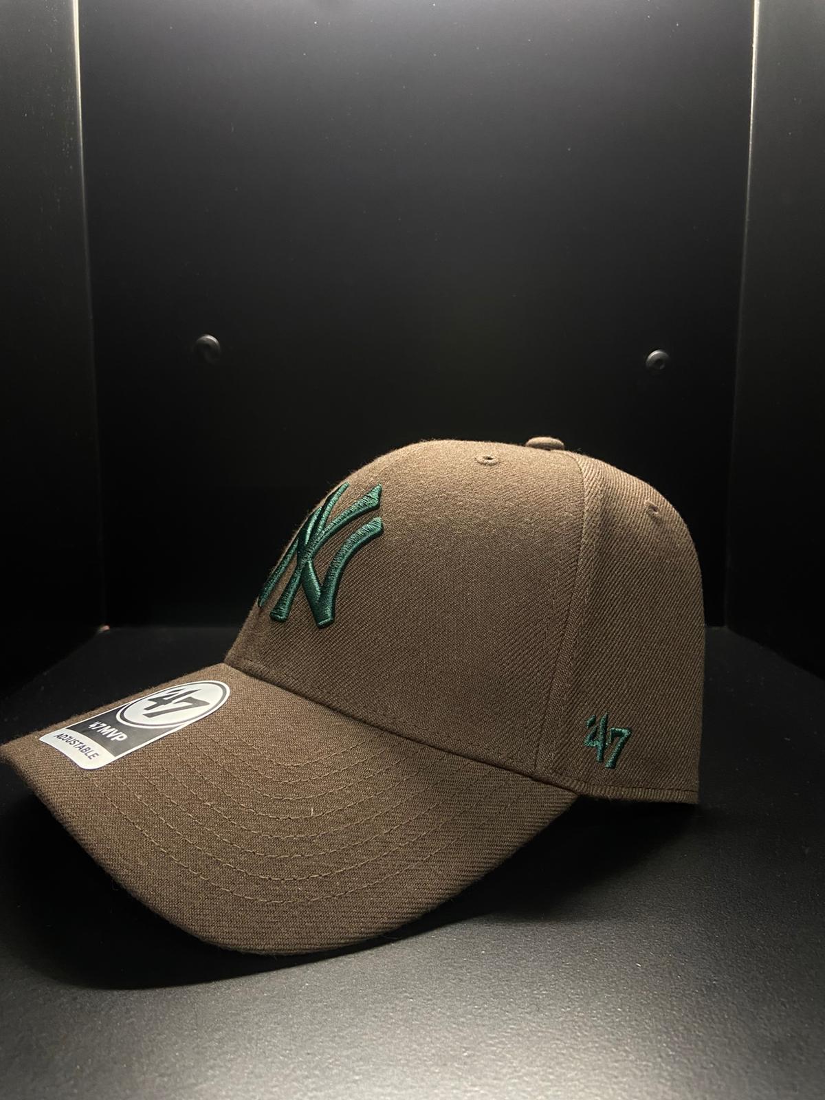 Cappello 47’ con dettaglio verde Gucci