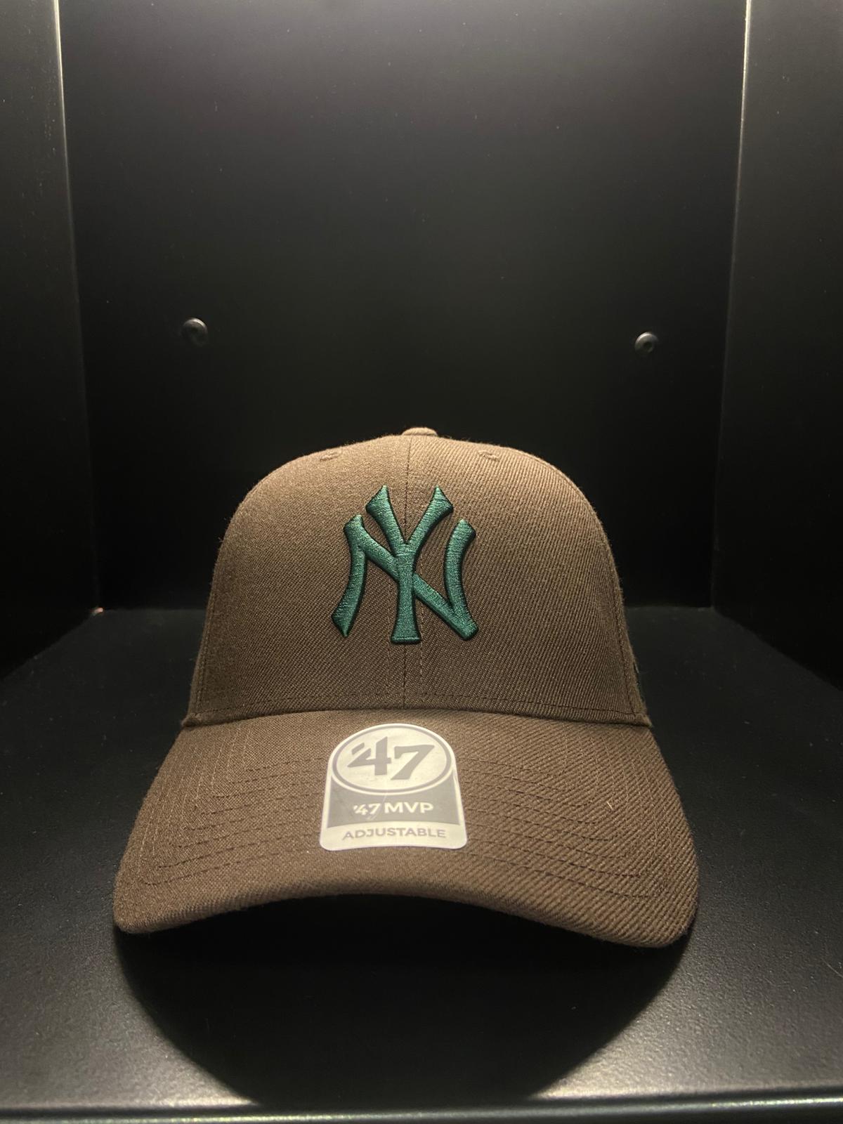 Cappello 47’ con dettaglio verde Gucci